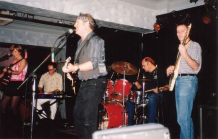 2000 03 March 14 Velvet Road @ the Cat'n'Fiddle Balmain 04