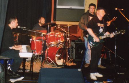 2001 07 July 19th Velvet Road @ Bat'N'Ball Hotel 03